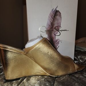 NWT 12W Jessica Simpson Metallic Gold Leather Wedges